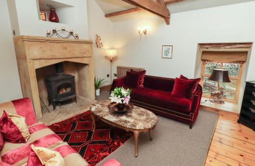 Falstone House | The Classic