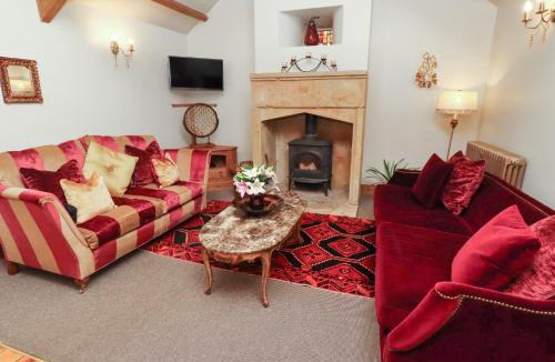 Falstone House | The Classic