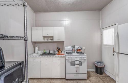 New Pathways Apartment | The Clearview Hideaway - Cozy