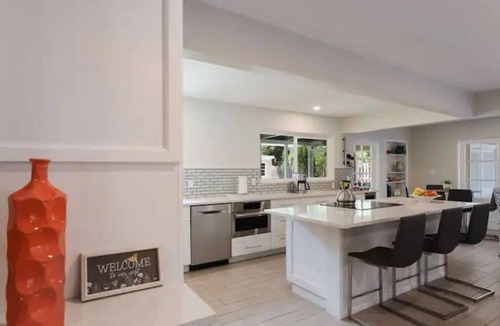 Arlington Park House | The Clematis - Entire house