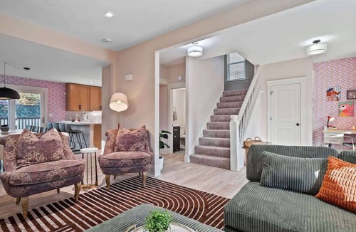 Detroit - Shoreway House | The Cleveland Canvas - Hot Tub - Sleeps 12