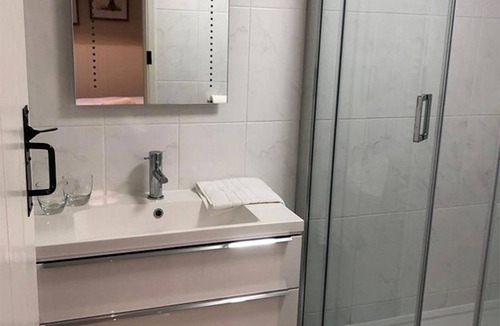 Cuddesdon Bed & Breakfast | The Clifden Arms