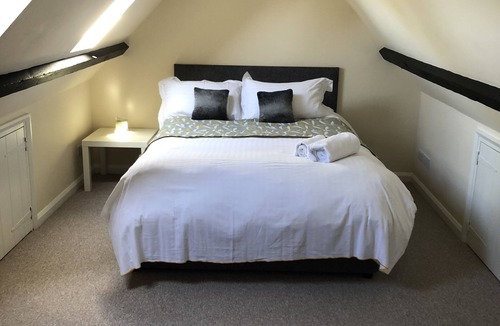 Cuddesdon Bed & Breakfast | The Clifden Arms