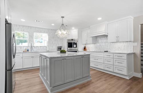 Granbury House | The Cliff House