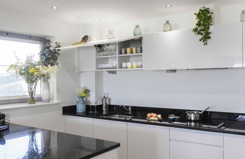 Newquay Villa | The Cliffs - Three Bedroom Villa, Sleeps 7