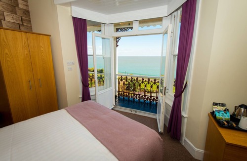 Shanklin Hotel | The Clifton