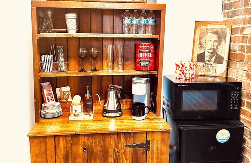 Dade City House | The Clink at The Locke Inn - Stay in Dade City's historic former jailhouse!