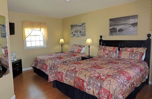 Frontenac Hotel | The Clipper Inn