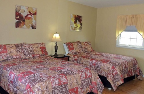 Frontenac Hotel | The Clipper Inn