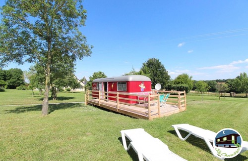 Saint-Augustin-des-Bois Ski Chalet | The Clowns' Lodge Caravan