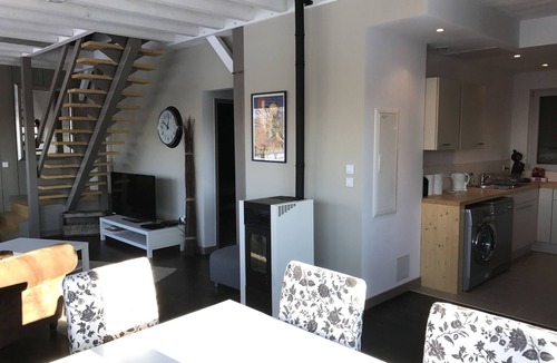 Doucier Cottage | The clock Chalain 2