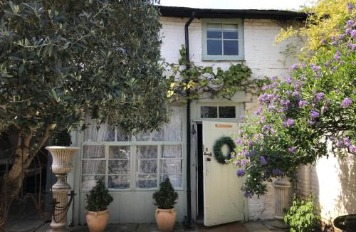 Old Windsor Apartment | The Clockhouse