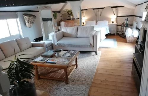 Old Windsor Apartment | The Clockhouse