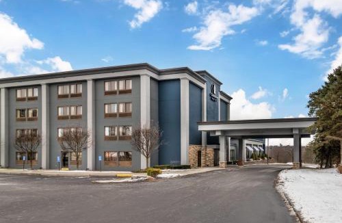 Cohoes Hotel | The Clocktower Hotel Latham - North Albany, an Ascend Collection Hotel