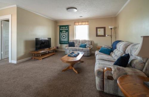Madison Apartment | The Clocktower Suite