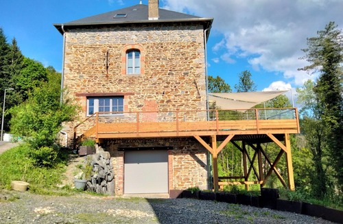 Ferrieres-sur-Sichon House | The clog maker