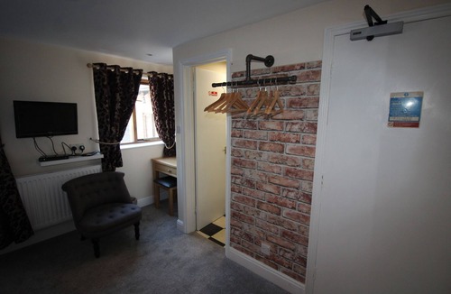 Rodborough Bed & Breakfast | The Clothiers Arms