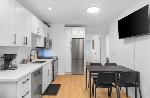 Atlantic Apartment | The Cloudbreak Townhome - 88 Walkscore!