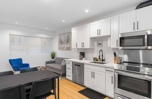 Atlantic Apartment | The Cloudbreak Townhome - 88 Walkscore!