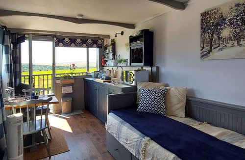 Lydford House | The Cloves Farm Shepherd’s Hut