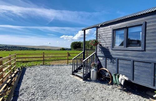 Lydford House | The Cloves Farm Shepherd’s Hut