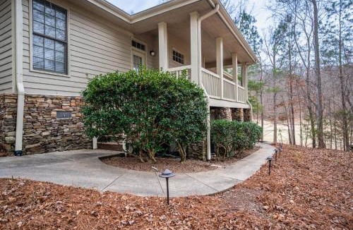 Chapel Hill Apartment | The Clubhouse Hideaway Lower