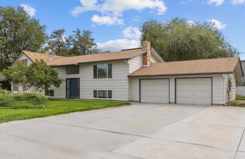 Hillcrest House | The Clubhouse