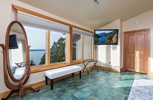 Sunny Shores House | The Clubhouse