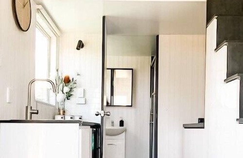 Eagleton House | The Clyde Summary: Ex