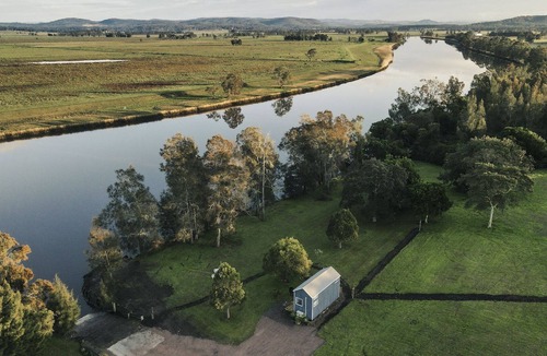 Eagleton House | The Clyde Summary: Ex