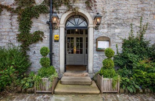 Bolton by Bowland Hotel | The Coach and Horses