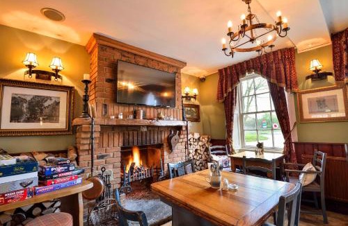 Hammerpot Hotel | The Coach and Horses
