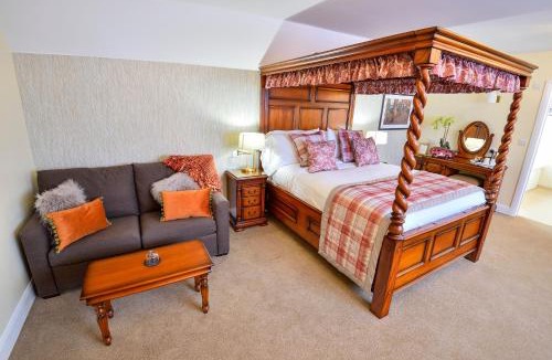 Hammerpot Hotel | The Coach and Horses