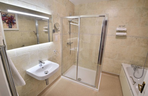 Clapham Hotel | The Coach and Horses