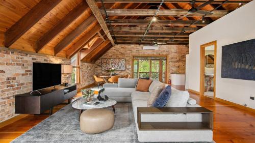 Berrilee House | The Coach House at Berrilee