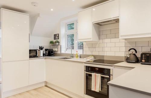 Corfe Castle Apartment | The Coach House - Beautiful and Spacious Outside Decking