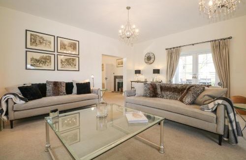 Staplefield House | The Coach House