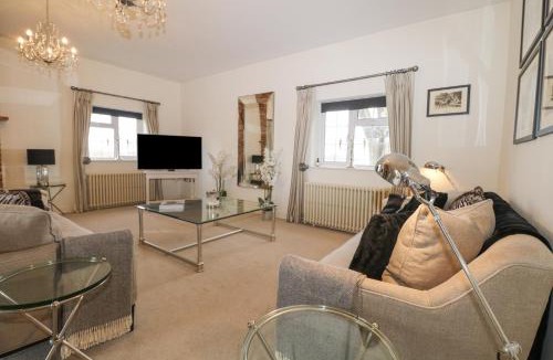 Staplefield House | The Coach House