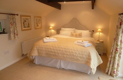 Hixon Bed & Breakfast | The Coach House