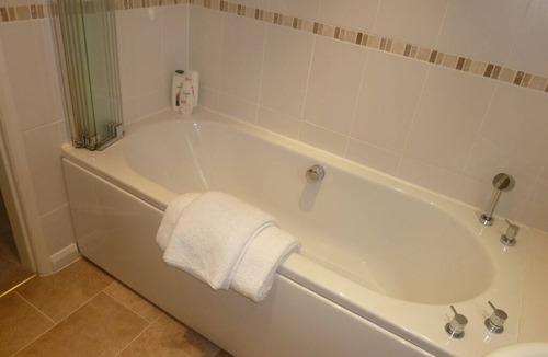 Hixon Bed & Breakfast | The Coach House