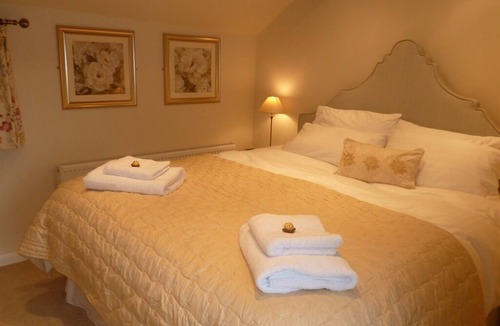 Hixon Bed & Breakfast | The Coach House