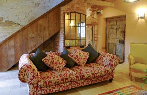 Leicester House | The Coach House