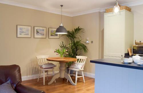 Tattingstone House | The Coach House