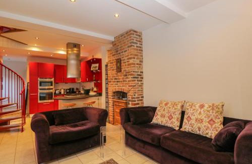 Tewkesbury House | The Coach House