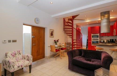 Tewkesbury House | The Coach House