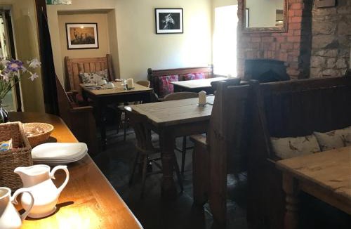 South Luffenham Hotel | The Coach House Inn