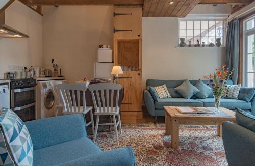 Hernhill House | The Coach House Stables