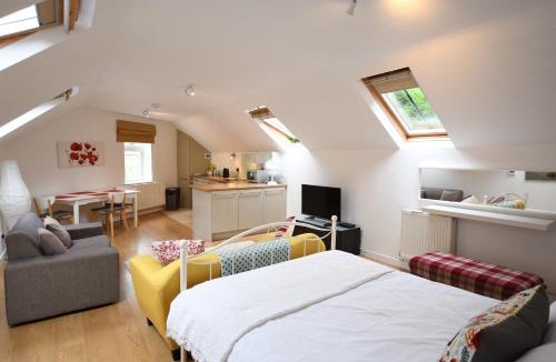 Whitnash Apartment | The Coach House Studio Apartment