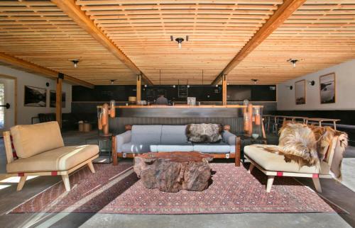 Lakeside Park Hotel | The Coachman Hotel