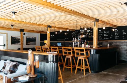 Lakeside Park Hotel | The Coachman Hotel